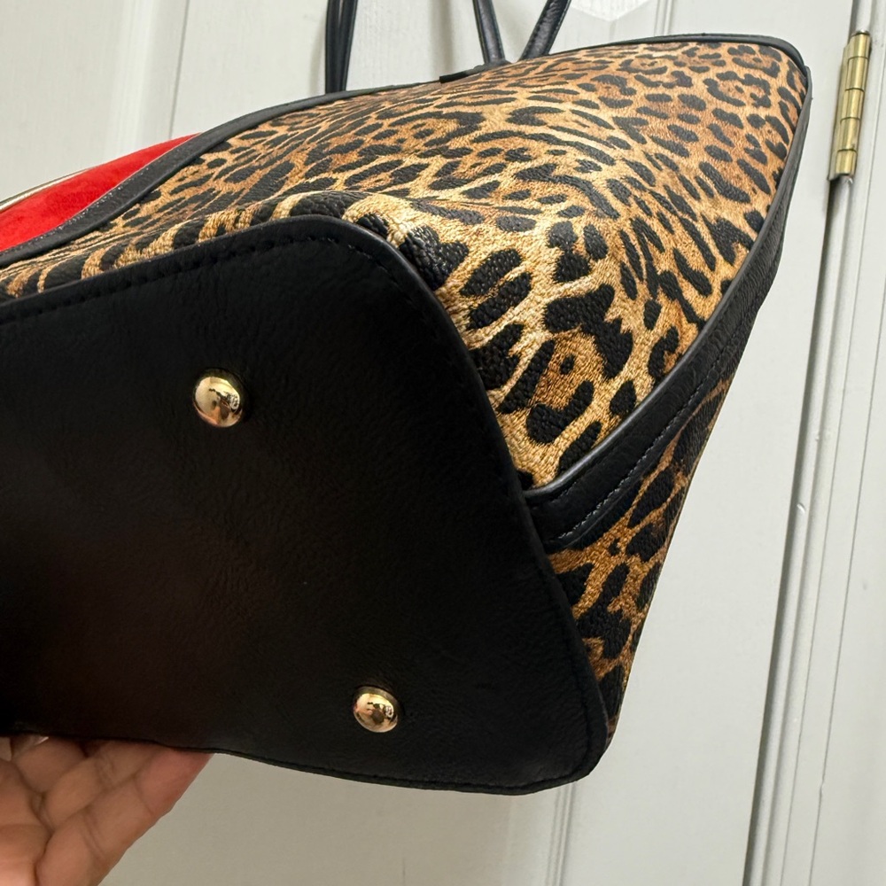 Chico’s Leopard Print Tote Bag with Red Accent I. Excellent  conditions - Picture 3 of 15